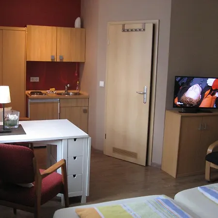 Taunusblick Und 게스트하우스 2*