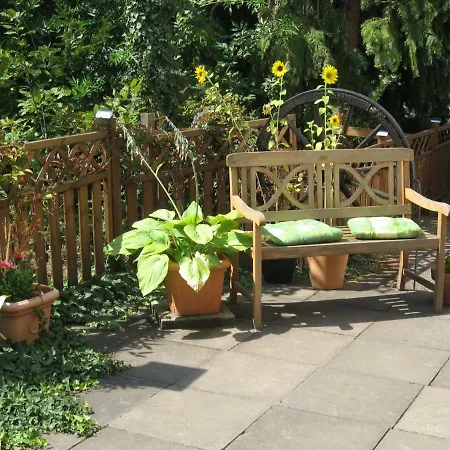 Taunusblick Und Penzion 2*